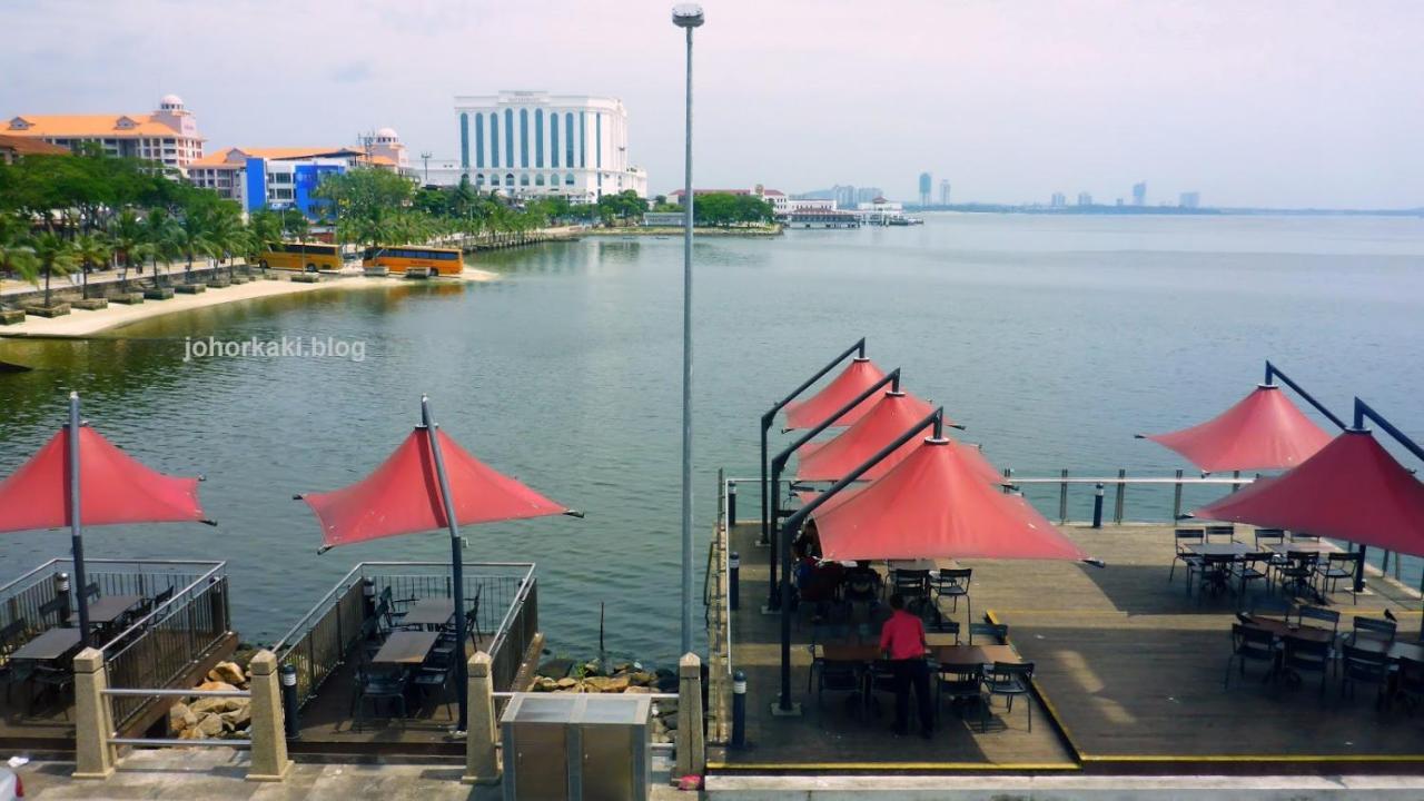 Paragon Suites Studios With Private Jacuzzi Near Ciq Rts Johor Bahru Exterior foto
