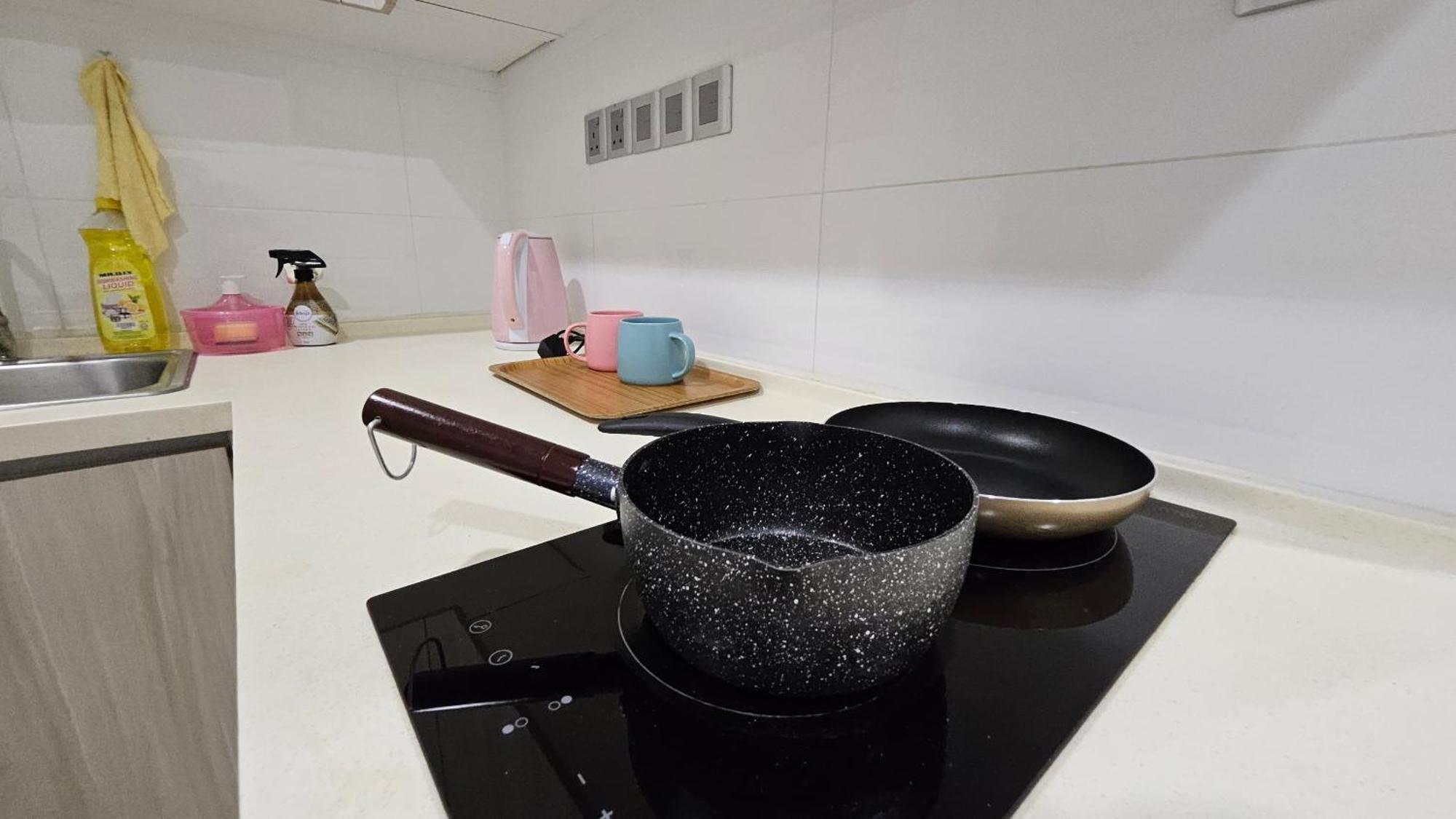 Paragon Suites Studios With Private Jacuzzi Near Ciq Rts Johor Bahru Exterior foto
