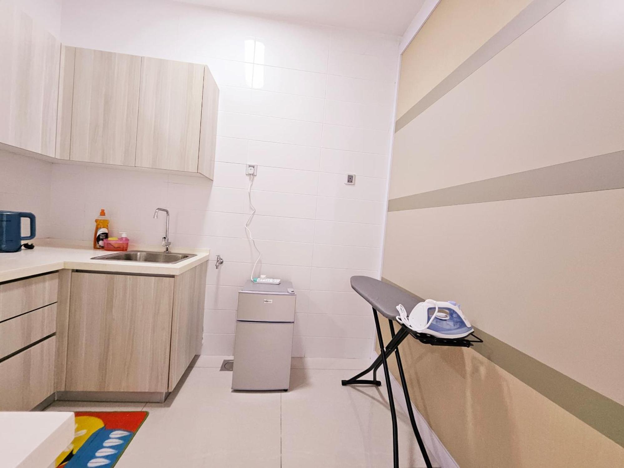 Paragon Suites Studios With Private Jacuzzi Near Ciq Rts Johor Bahru Exterior foto