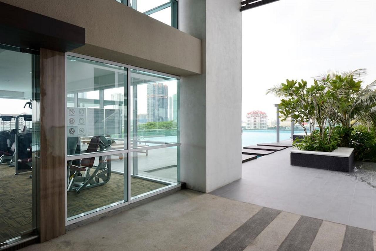 Paragon Suites Studios With Private Jacuzzi Near Ciq Rts Johor Bahru Exterior foto