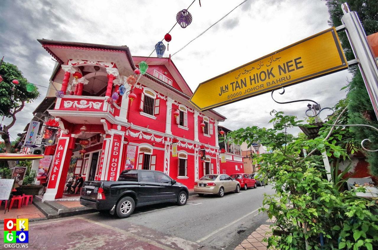 Paragon Suites Studios With Private Jacuzzi Near Ciq Rts Johor Bahru Exterior foto